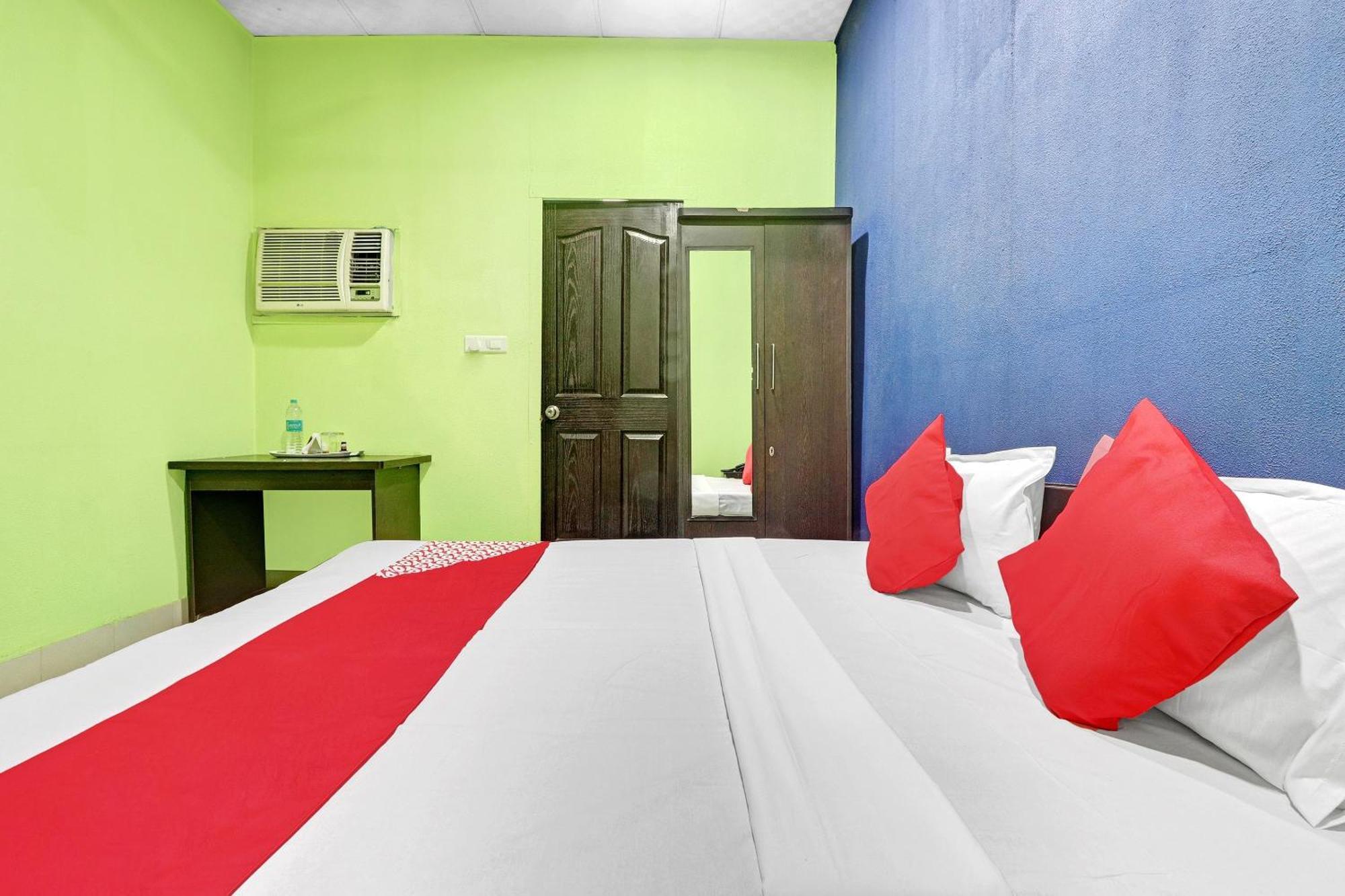 Hotel O Drizzling Land Muradnagar Esterno foto